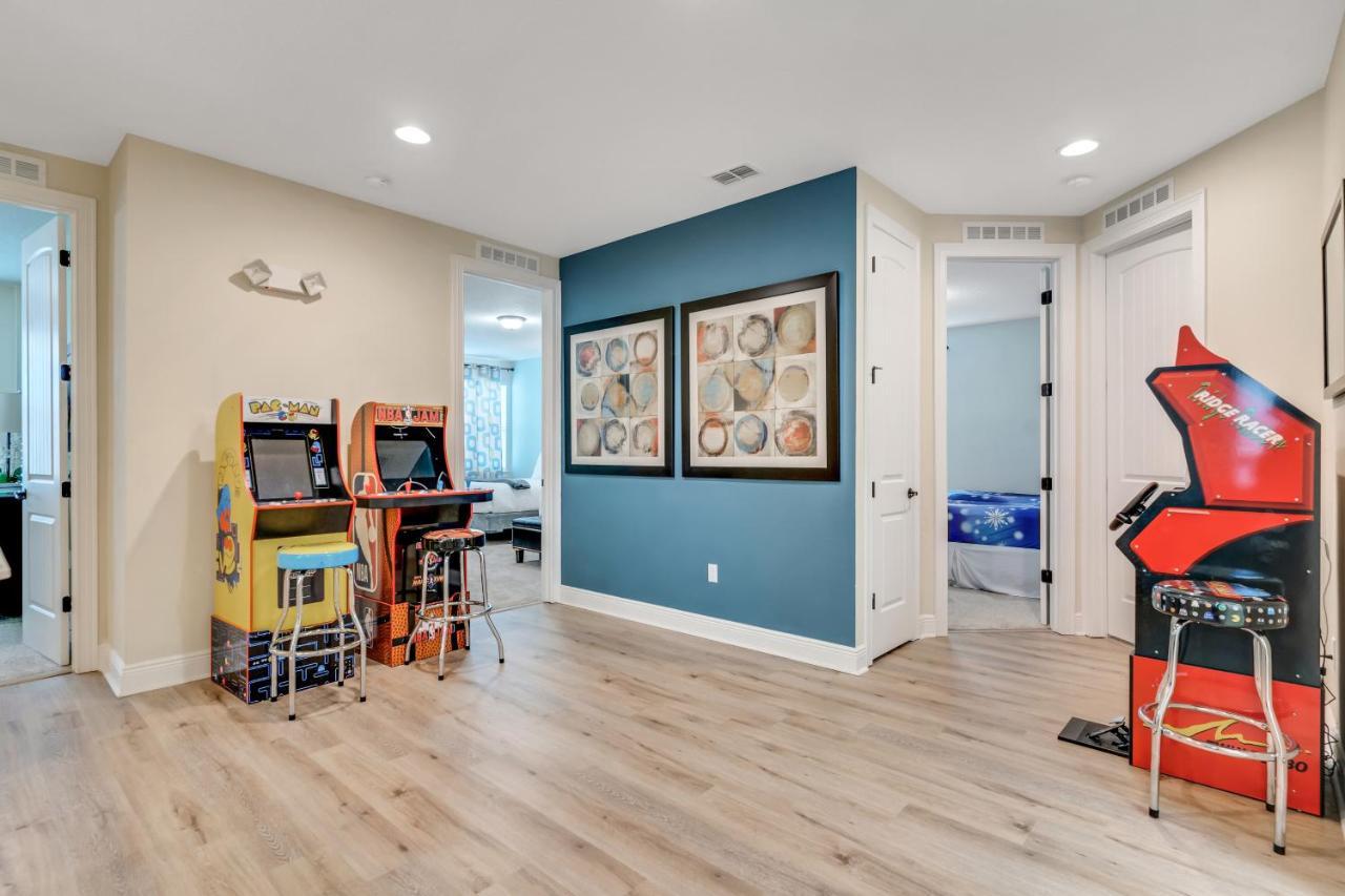 Huge 10 Bdr Family House With Arcades And Free Pool Heat Near Disney Орландо Екстериор снимка